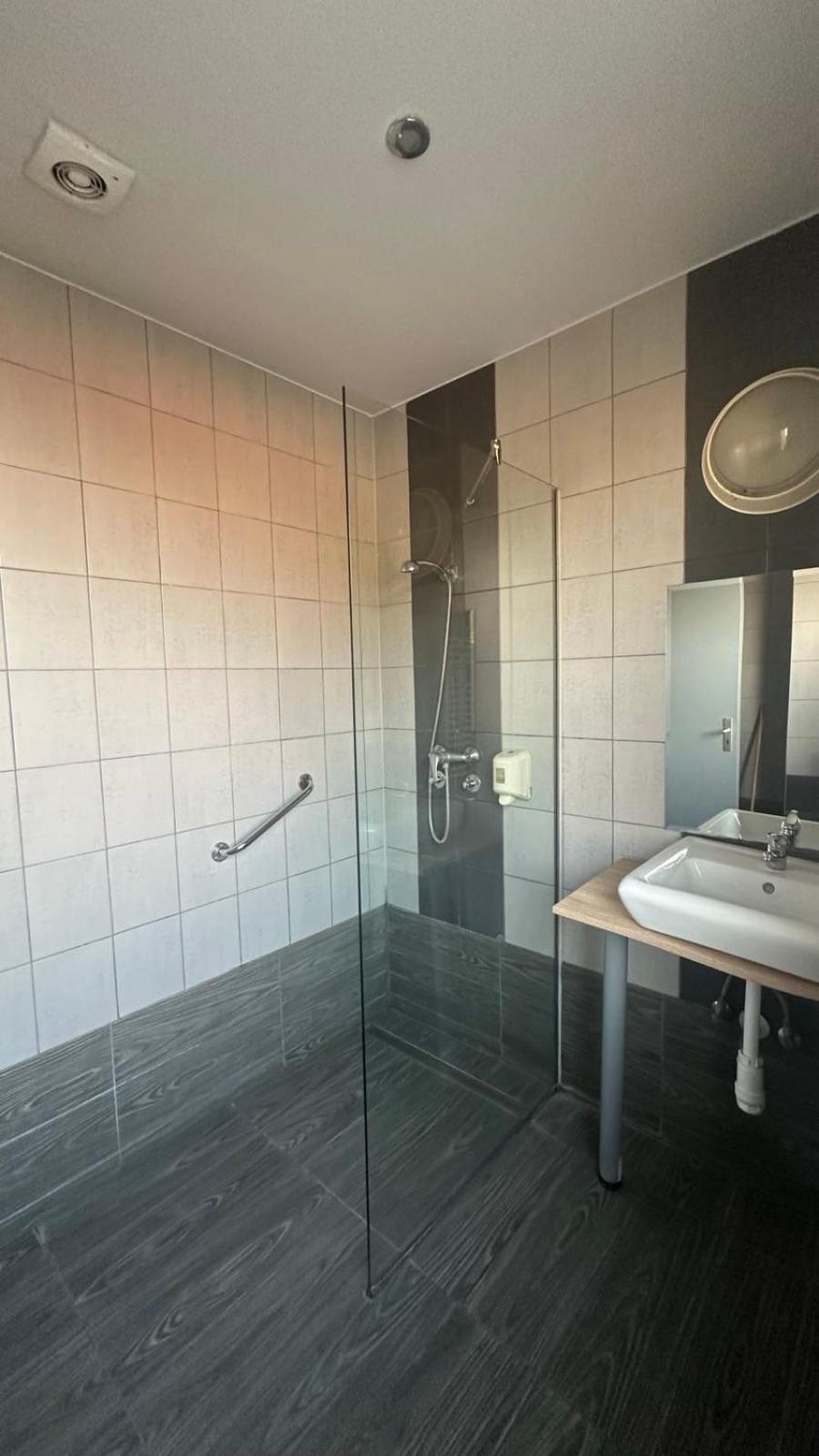 Gratis Parking, Gratis Breakfast, Gratis Bus, Only 16 Minutes Center 3* Budapest